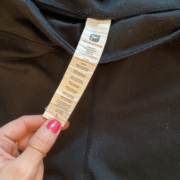 Fabletics Capris - Picture 4 of 6